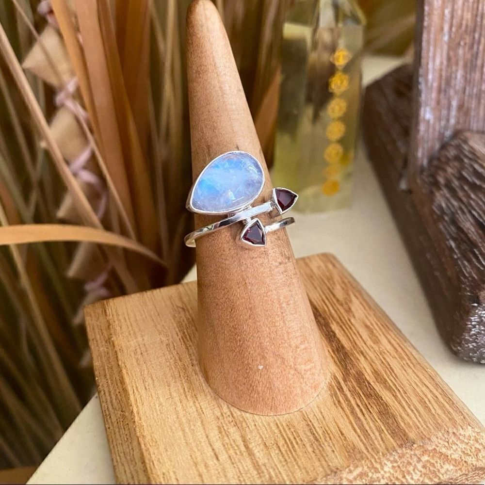 Rainbow Moonstone And Garnet Solid Sterling Silver Ring Size 6